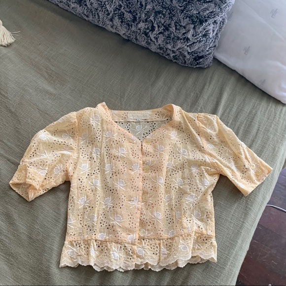 Vintage all over lace top - Picture 2 of 4